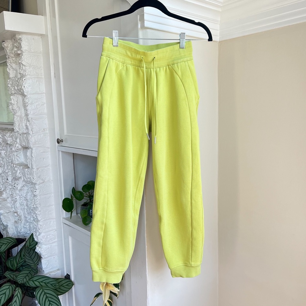 Lululemon Scuba High-Rise Cropped Jogger